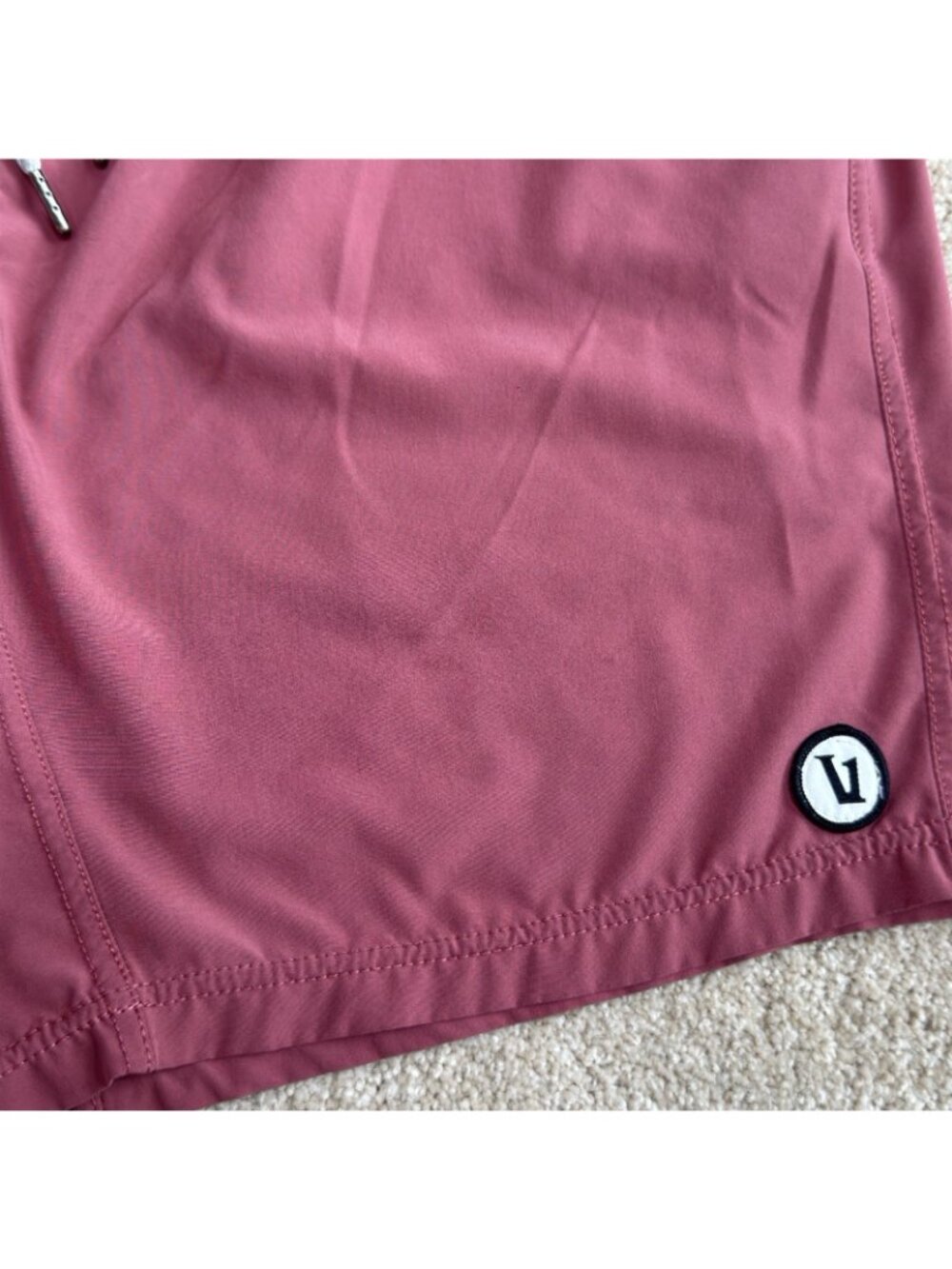 Vuori Kore Shorts 7" Mens Lg Gray Salt Water Red Athletic Drawstring Lined V302 - Picture 2 of 9